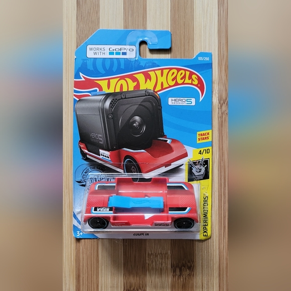 Hot Wheels Experimotors 103/250 Zoom In GoPro - Picture 1 of 5